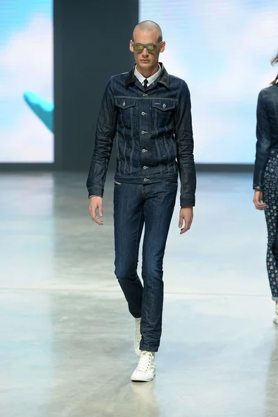 Look 36